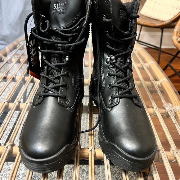Brand New Never Worn 511 Boots - Picture 7 of 12